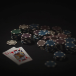 Pelajari cara menggunakan kartu dalam permainan blackjack dengan panduan lengkap ini. Dapatkan strategi dasar dan tips bermain untuk meningkatkan peluang menang Anda di meja blackjack.